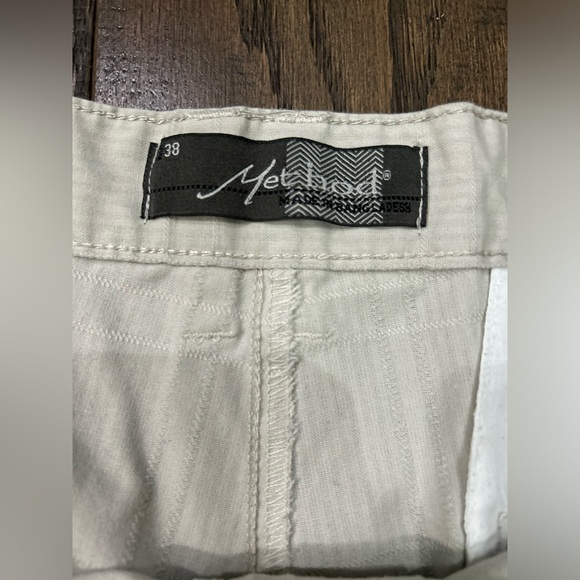 Shorts - Picture 4 of 7